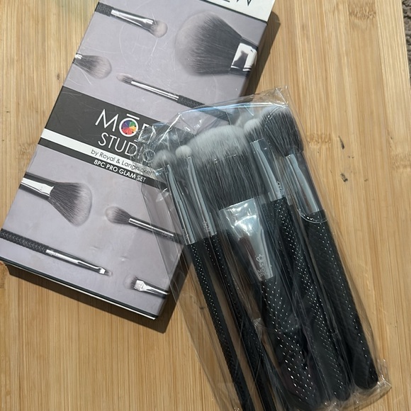 Moda 8pc brush kit - Picture 2 of 2